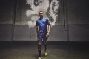 九游游戏中心官网-德甲比赛数据深度分析，教练讲述变阵背后的战术思想，德甲阵营