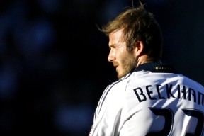 九游娱乐网页版-火热对抗：本赛季最激烈的对决全纪录，热火晋级总决赛之路