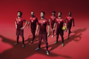 九游网页版入口-库里：94次“远距离投篮”刷新NBA纪录！，库里超远距离投篮视频