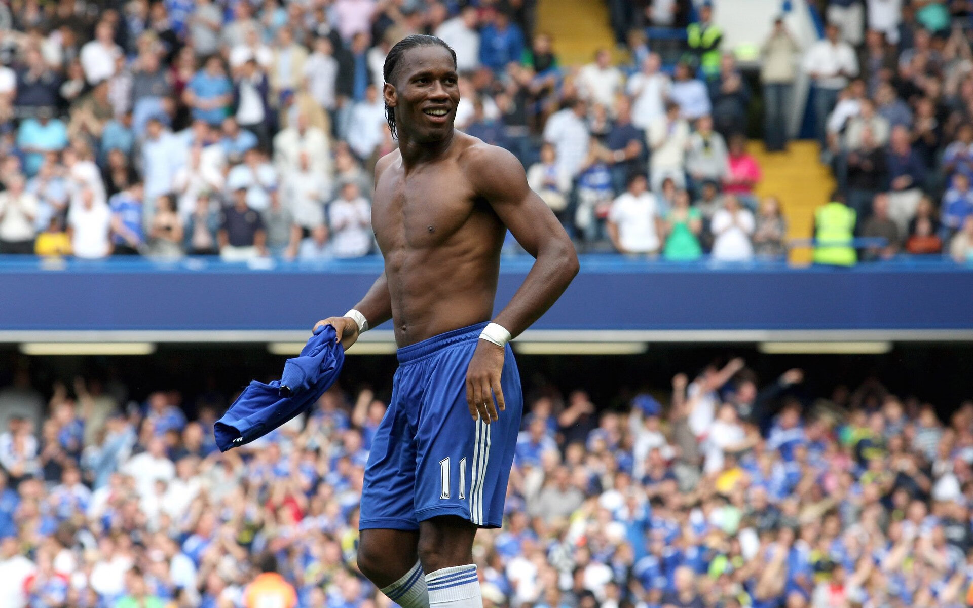 赛场“闪耀之星”：欧冠新锐快速崛起，闪耀之星传奇球员